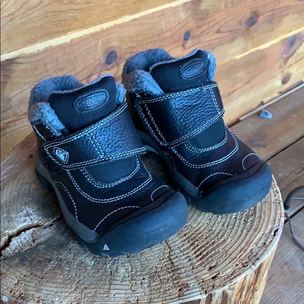 Keen lined boots